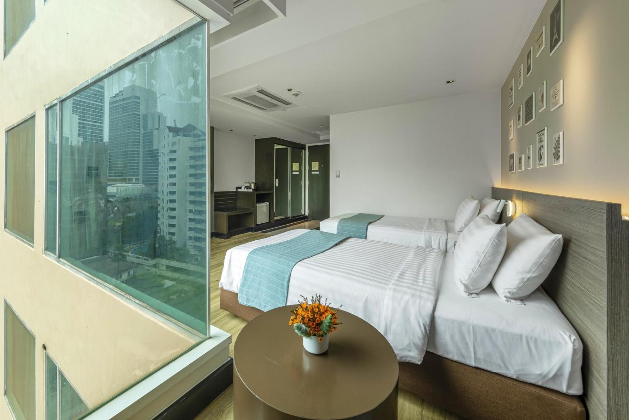 Golden Tulip Mandison Suites Bangkok Exterior photo